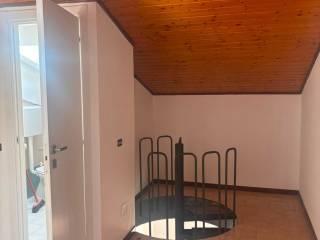 Trilocale via Giovanni Pascoli 6, Bardello con Malgesso e Bregano — foto 3 di 16