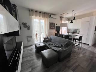 Bilocale via Don Porlezza 7, Lipomo — foto 21 di 22