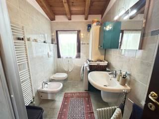 Bilocale Località Pressenga 24, Cavaion Veronese — foto 2 di 9