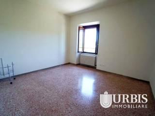 Trilocale via Renzo Rosati, Zona Nuova, Assisi — foto 2 di 10