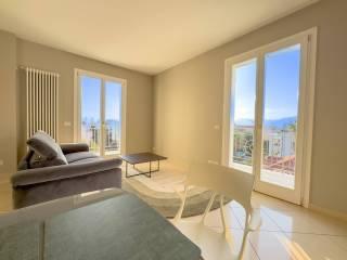 Trilocale ottimo stato, quarto piano, Centro, Bordighera — foto 19 di 37