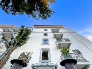 Trilocale ottimo stato, quarto piano, Centro, Bordighera — foto 28 di 37
