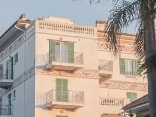 Trilocale ottimo stato, quarto piano, Centro, Bordighera — foto 35 di 37