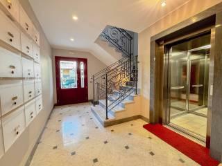 Trilocale ottimo stato, quarto piano, Centro, Bordighera — foto 15 di 37