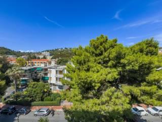 Trilocale ottimo stato, quarto piano, Centro, Bordighera — foto 11 di 37
