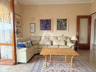 Trilocale via Vararo 18, Centro, Cittiglio — foto 13 di 20