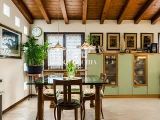 Villa unifamiliare via Amerigo Vespucci 7, Centro, Peschiera del Garda — foto 7 di 15