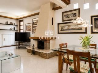 Villa unifamiliare via Amerigo Vespucci 7, Centro, Peschiera del Garda — foto 6 di 15
