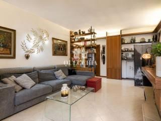 Villa unifamiliare via Amerigo Vespucci 7, Centro, Peschiera del Garda — foto 9 di 15