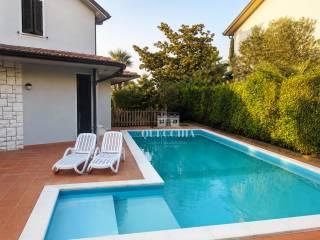Villa unifamiliare via Amerigo Vespucci 7, Centro, Peschiera del Garda — foto 5 di 15