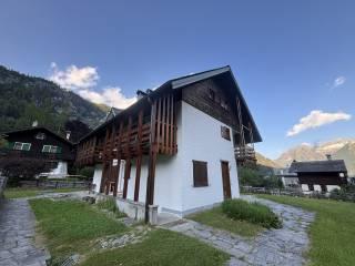 Appartamento in villa via Dorf, Staffa, Macugnaga