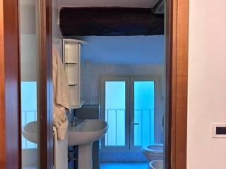 Monolocale via dei Due Gobbi, Centro Storico, Reggio Emilia — foto 10 di 10