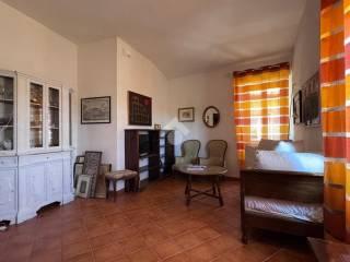Quadrilocale via Borgo Vecchio 95, Centro, Caprarola — foto 2 di 20
