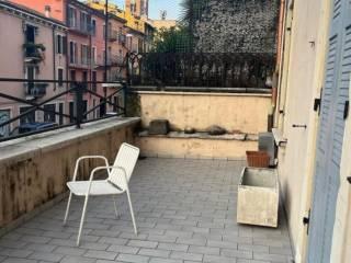 Stanza doppia Interrato Acqua Morta 16, Verona