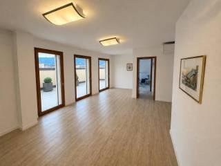 Quadrilocale viale Monte Grappa 18C, Centro, Feltre — foto 4 di 11