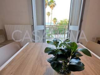 Quadrilocale Lungomare Rodi 24, Centro, Giulianova — foto 2 di 23