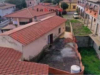 Terratetto unifamiliare 85 m², da ristrutturare, Torpè — foto 2 di 13