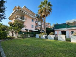 Bilocale via Vittorio Veneto 27, Centro, Bordighera — foto 4 di 15