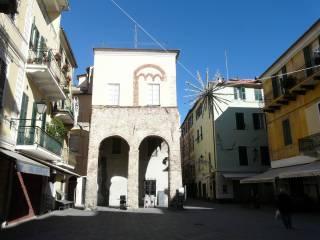 Bilocale via Venezia, Centro, Loano