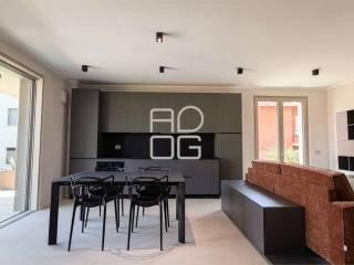 Appartamento nuovo, primo piano, Desenzano Centro, Desenzano del Garda — foto 27 di 34