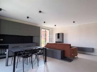 Appartamento nuovo, primo piano, Desenzano Centro, Desenzano del Garda — foto 4 di 34