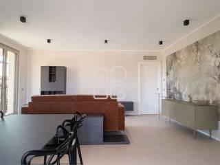 Appartamento nuovo, primo piano, Desenzano Centro, Desenzano del Garda — foto 18 di 34
