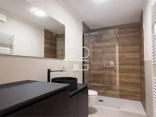 Appartamento nuovo, primo piano, Desenzano Centro, Desenzano del Garda — foto 32 di 34
