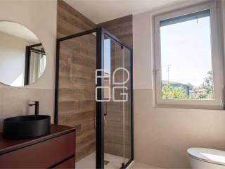 Appartamento nuovo, primo piano, Desenzano Centro, Desenzano del Garda — foto 7 di 34