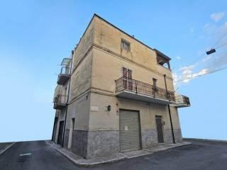 Terratetto unifamiliare 102 m², da ristrutturare, Altamura — foto 3 di 10