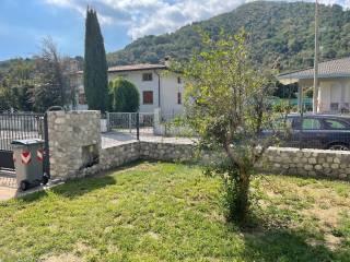 Villa bifamiliare via Antonio Gramsci 12, Centro, Montereale Valcellina — foto 2 di 8