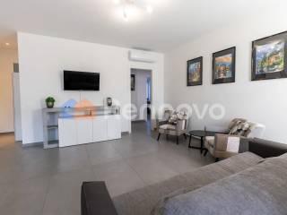 Trilocale piazza Europa Unita 3, Lucino, Montano Lucino
