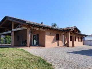 Villa unifamiliare via Santa Croce, Centro, Azzano Decimo — foto 2 di 14