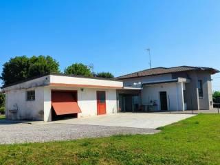 Villa unifamiliare via Santa Croce, Centro, Azzano Decimo — foto 13 di 14