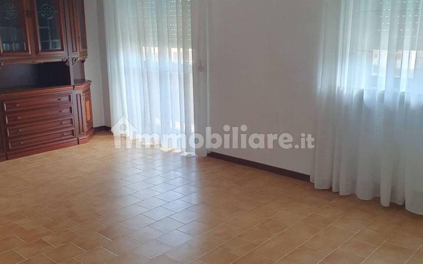 Quadrilocale via Giovanni Comoletti 13A, Centro, Borgosesia — foto 3 di 8