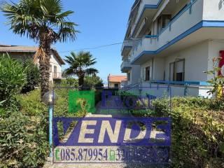 Appartamento viale Aldo Moro 75, Centro, Atri — foto 29 di 95
