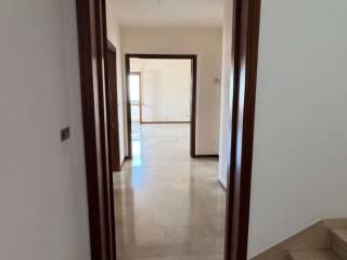 Appartamento viale Aldo Moro 75, Centro, Atri — foto 20 di 95