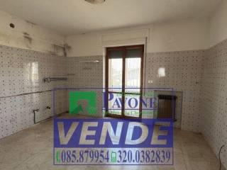 Appartamento viale Aldo Moro 75, Centro, Atri — foto 59 di 95