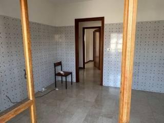Appartamento viale Aldo Moro 75, Centro, Atri — foto 3 di 95