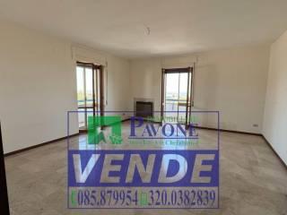 Appartamento viale Aldo Moro 75, Centro, Atri — foto 24 di 95