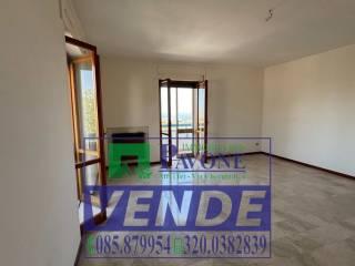 Appartamento viale Aldo Moro 75, Centro, Atri — foto 7 di 95