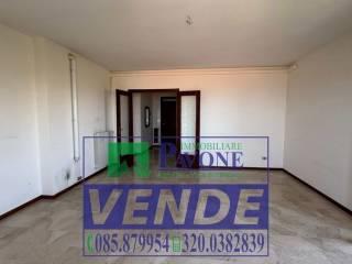 Appartamento viale Aldo Moro 75, Centro, Atri — foto 15 di 95