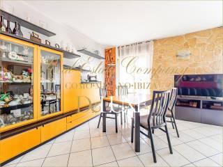 Trilocale ottimo stato, secondo piano, Centro, Lurago d'Erba — foto 34 di 71