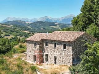 Casale, nuovo, 300 m², Monte San Martino — foto 3 di 12