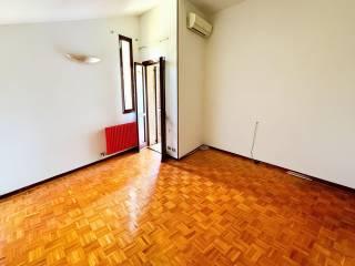 Villa bifamiliare viale Giulio Zavaritt 200, Gorle — foto 6 di 20