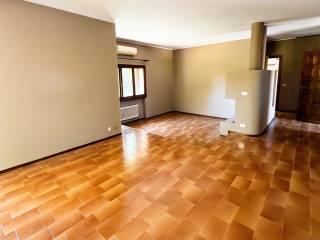 Villa bifamiliare viale Giulio Zavaritt 200, Gorle — foto 4 di 20