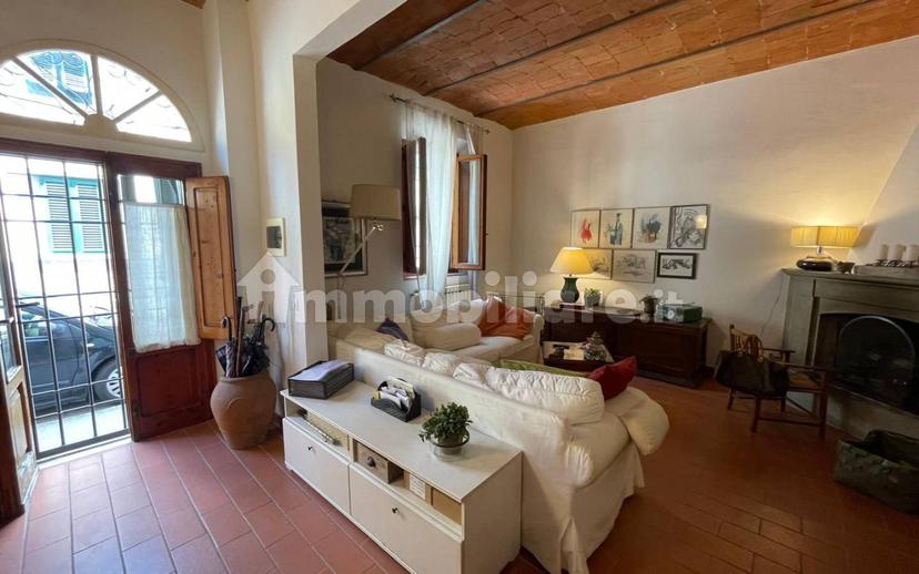 Terratetto unifamiliare 236 m², ottimo stato, Centro, Poggio a Caiano — foto 3 di 15