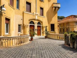Attico salita Inferiore di Sant'Anna 9, Centro Città, Genova — foto 2 di 77