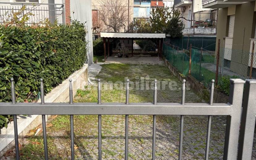 Trilocale via Donato Bramante 18, Centro, Misano Adriatico — foto 13 di 16