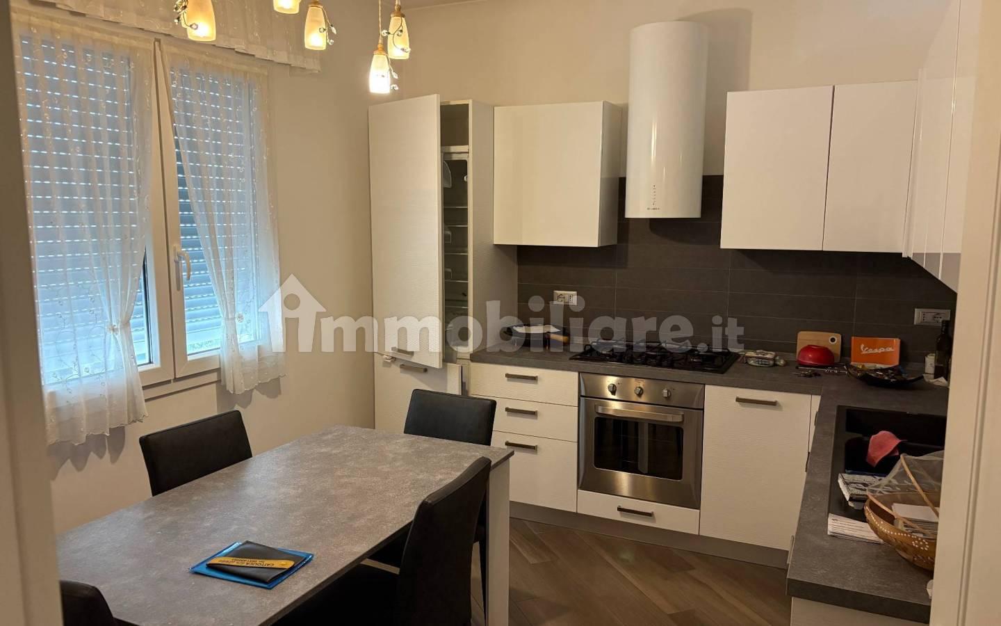 Trilocale via Donato Bramante 18, Centro, Misano Adriatico