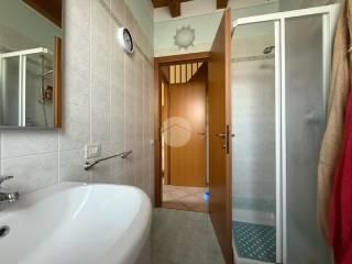 Bilocale via Costantino il Grande 94, Rivoltella, Desenzano del Garda — foto 4 di 13